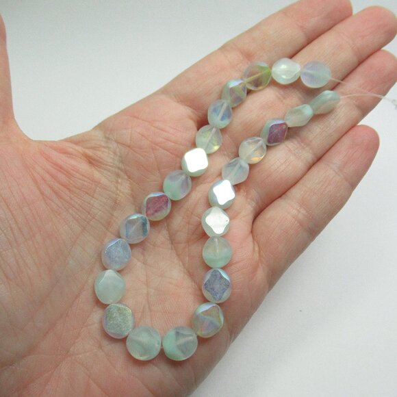 Uranium glass beads - Picture 1 of 9